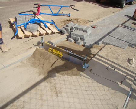 LISTWA ZGARNIAJĄCA (ŁATA BRUKARSKA) MIMAL LZ2 1,6 M (SZEROKOŚĆ ROBOCZA 100 – 165 CM)