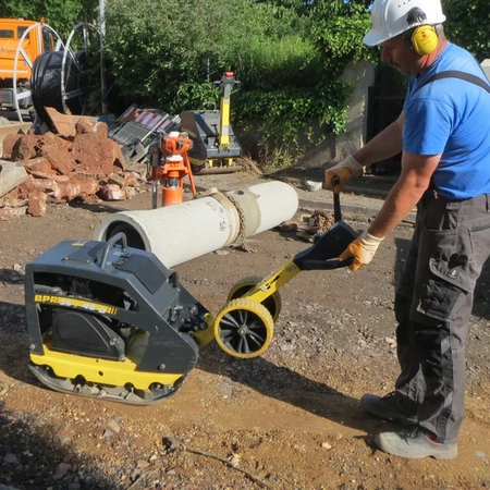 ZAGĘSZCZARKA REWERSYJNA 210 KG BOMAG BPR 35/42 D/H, ROZRUCH RĘCZNY, HATZ 1B20
