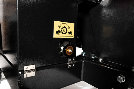 ROZDRABNIACZ SPALINOWY DO GAŁĘZI CEDRUS RBD16 D16 PROFESSIONAL ( RĘBAK ) LONCIN LC2V90FD ELEKTRYCZNY ROZRUCH 36 KM PRZYCZEPKA LEKKA, JONCO, HOMOLOGACJA, PODAJNIK HYDRAULICZNY