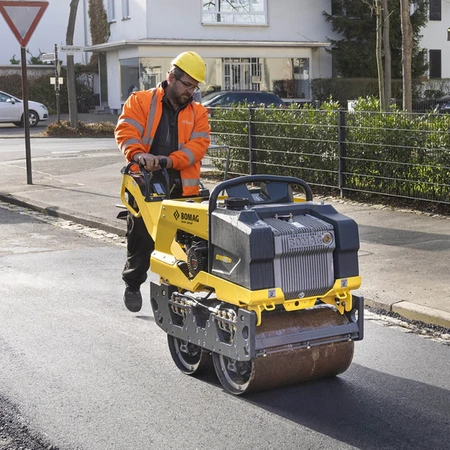 WALEC DWUBĘBNOWY BOMAG BW 65, 720KG, BENZYNA HONDA GX 390
