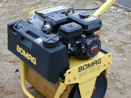 WALEC JEDNOBĘBNOWY BOMAG BW 55 E, 150KG, ROZRUCH ELEKTRYCZNY
