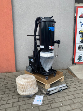 ODKURZACZ PRZEMYSŁOWU TYROLIT VCE3600D MOC 3,6 kW 3 SILNIKOWY