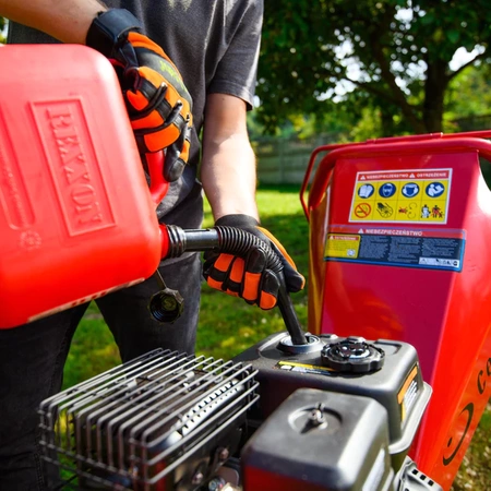 ROZDRABNIACZ SPALINOWY DO GAŁĘZI CEDRUS RB02 ( RĘBAK ) LONCIN G200F
