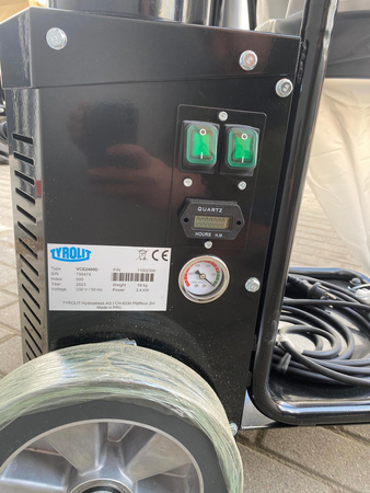 ODKURZACZ PRZEMYSŁOWU TYROLIT VCE2400D MOC 2,4 kW 2 SILNIKOWY