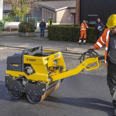 WALEC DWUBĘBNOWY BOMAG BW 65, 720KG, BENZYNA HONDA GX 390