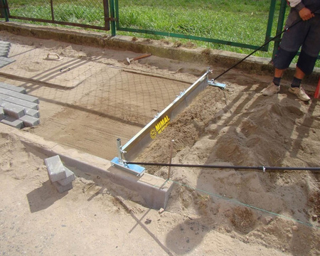 LISTWA ZGARNIAJĄCA (ŁATA BRUKARSKA) MIMAL LZ2 1,6 M (SZEROKOŚĆ ROBOCZA 100 – 165 CM)