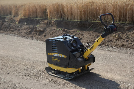 ZAGĘSZCZARKA REWERSYJNA 455 KG BOMAG BPR 60/65 D/E, 650 MM, ROZRUCH ELEKTRYCZNY, HATZ 1B40