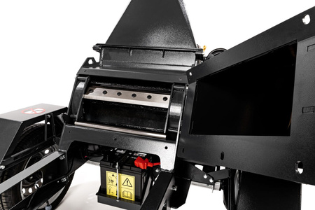 ROZDRABNIACZ SPALINOWY DO GAŁĘZI CEDRUS RBR13 R13 PROFESSIONAL ( RĘBAK ) LONCIN LC2V80FD ELEKTRYCZNY ROZRUCH 24 KM PRZYCZEPKA LEKKA JONCO