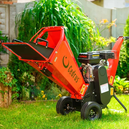 ROZDRABNIACZ SPALINOWY DO GAŁĘZI CEDRUS RB02 ( RĘBAK ) LONCIN G200F