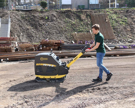 ZAGĘSZCZARKA REWERSYJNA 580 KG BOMAG BPR 70/70 D/E, 700 MM, ROZRUCH ELEKTRYCZNY, HATZ 1D81, SYSTEM ECONOMIZER