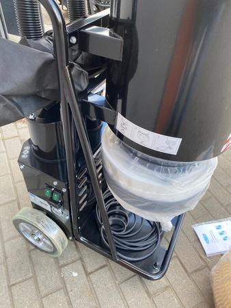 ODKURZACZ PRZEMYSŁOWU TYROLIT VCE2400D MOC 2,4 kW 2 SILNIKOWY